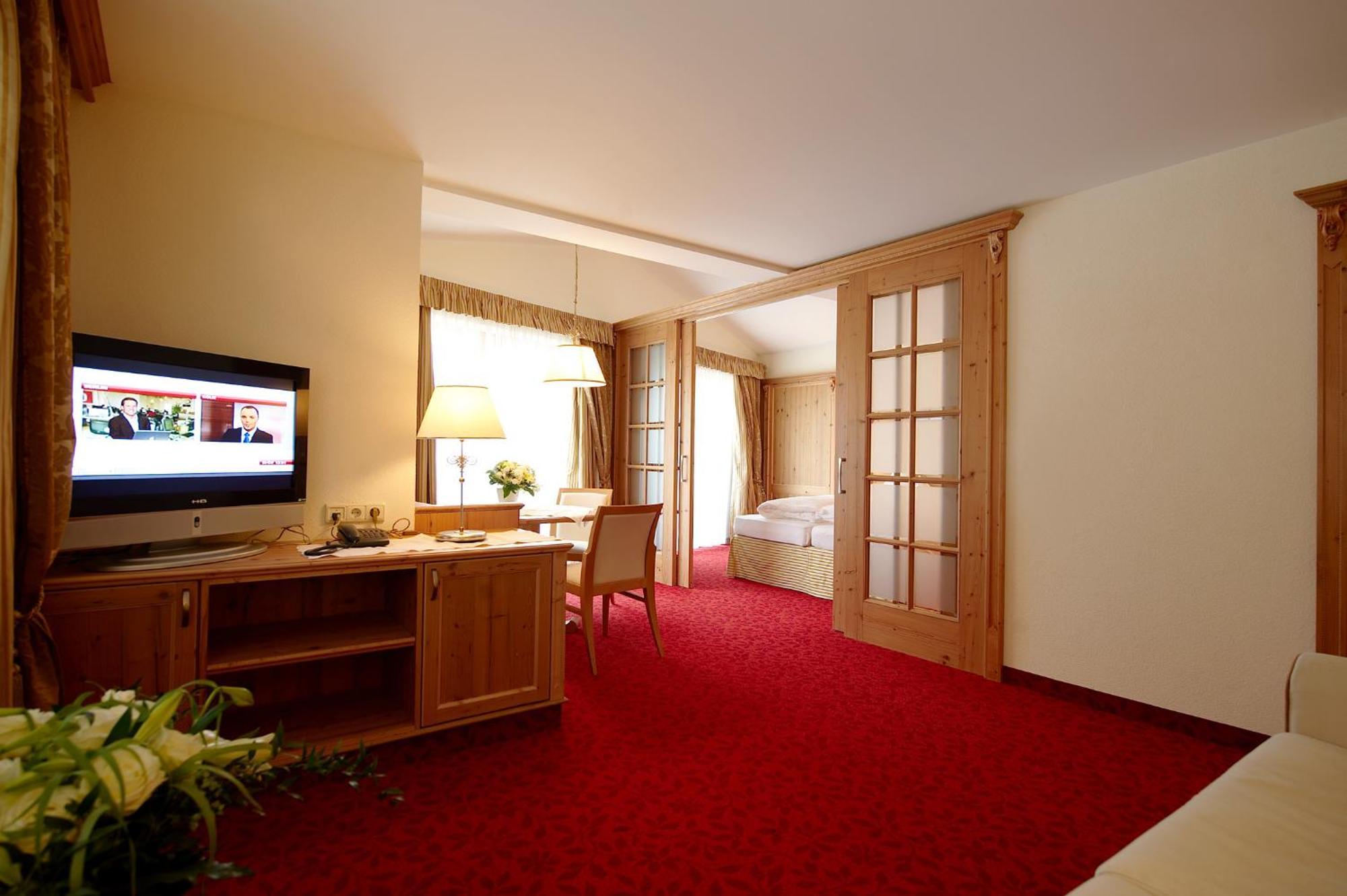 Hotel Solaria イシュグル エクステリア 写真