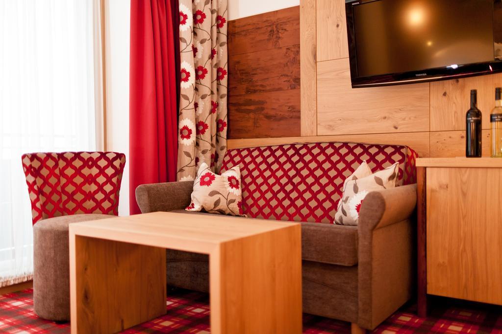 Hotel Solaria イシュグル エクステリア 写真