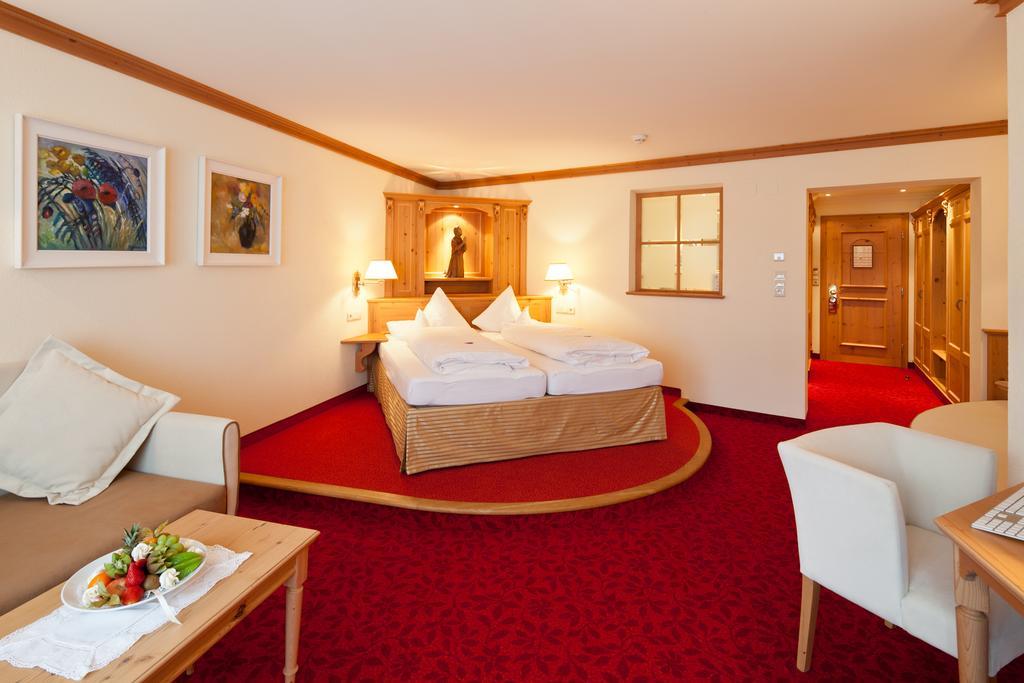 Hotel Solaria イシュグル エクステリア 写真